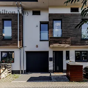 https://the-family-house-wawer.warsawhotelspoland.com