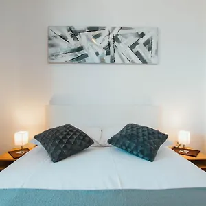 https://apartments-sara-a7.splithotels.org